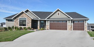 1208 Summit Circle, Brookings, SD 57006