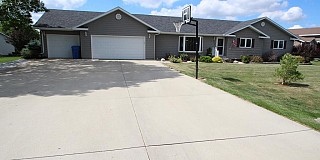 250 Heather Lane W, Brookings, SD 57006