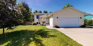 132 Twin Oaks Lane, Brookings, SD 57006