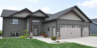 1900 Tanbury Lane, Brookings, SD 57006