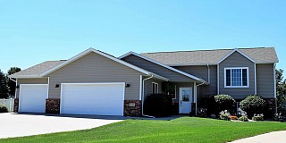 1820 Ranger Circle, Brookings, SD 57006