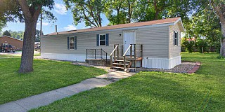 104 2nd Street NE, Lake Preston, SD 57249