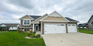 1322 Christine Circle, Brookings, SD 57006