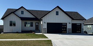 1834 Briarwood&nbsp;Circle, Brookings, SD 57006