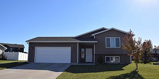 1327 Sawgrass Drive, Brookings, SD 57006