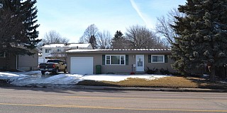 316 22nd Avenue S, Brookings, SD 57006