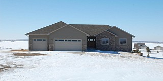 112 Nicklaus Ridge Road, Arlington, SD 57212