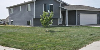 1808 TORREY PINES Drive, Brookings, SD 57006