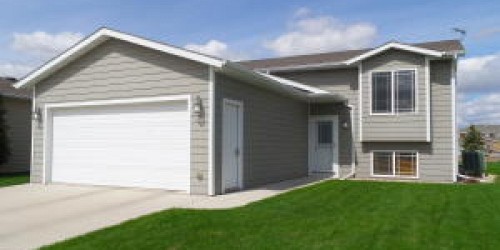 1733 Torrey Pines Drive, Brookings, SD 57006