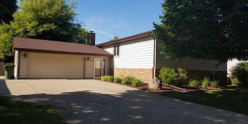 503 Hunters Ridge Road, Brookings, SD 57006