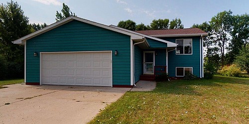 126 Twin Oaks Lane, Brookings, SD 57006