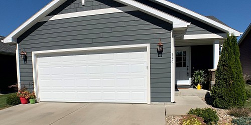 716 Sun Valley Street, Brookings, SD 57006