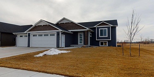 1828 Tanbury Lane, Brookings, SD 57006