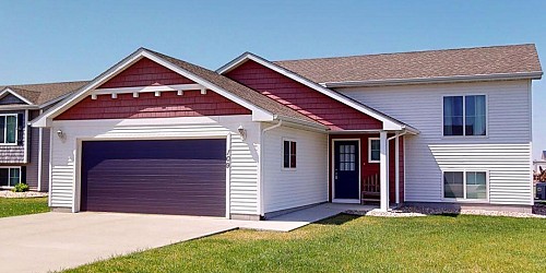 109 Lindsay Drive, Aurora, SD 57002