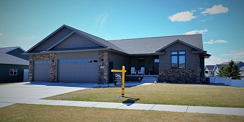201 Blue Bell Drive, Brookings, SD 57006