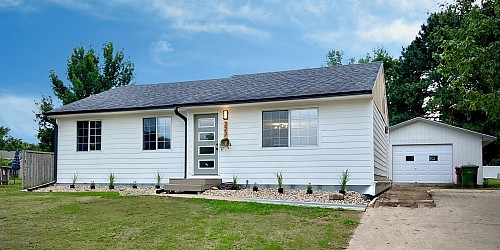 323 Thunder Lane, Brookings, SD 57006