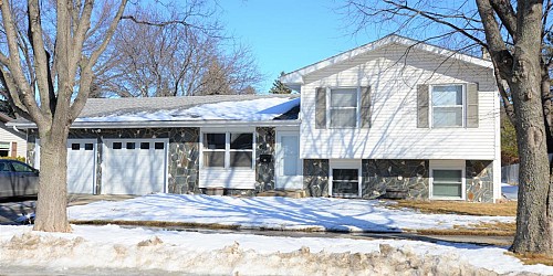 400 21st Avenue, Brookings, SD 57006