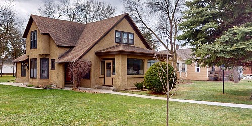 712 6th Street, Brookings, SD 57006