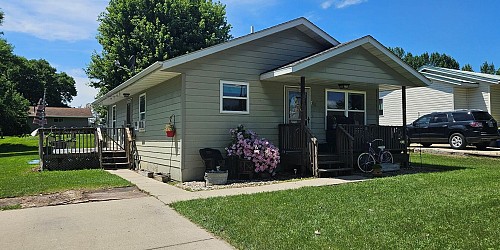 700 6th Avenue S, Brookings, SD 57006