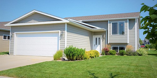 1807 Torrey Pines Drive, Brookings, SD 57006