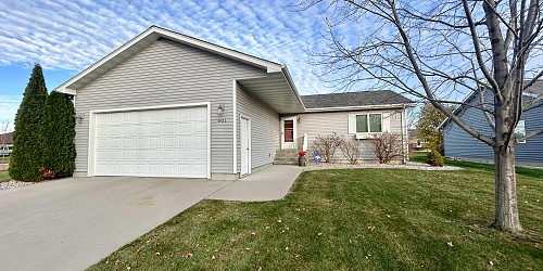 901 Deer Lane, Brookings, SD 57006