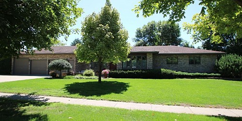 916 Arrowhead Pass, Brookings, SD 57006