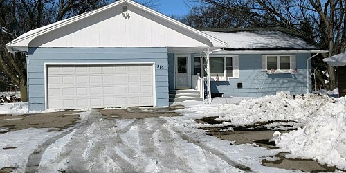 319 Dakota Avenue, Brookings, SD 57006