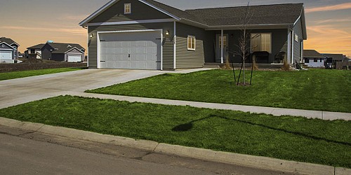 2423 Dean Court, Brookings, SD 57006