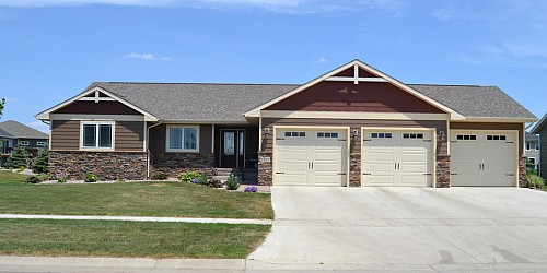 1825 Tanbury Lane, Brookings, SD 57006
