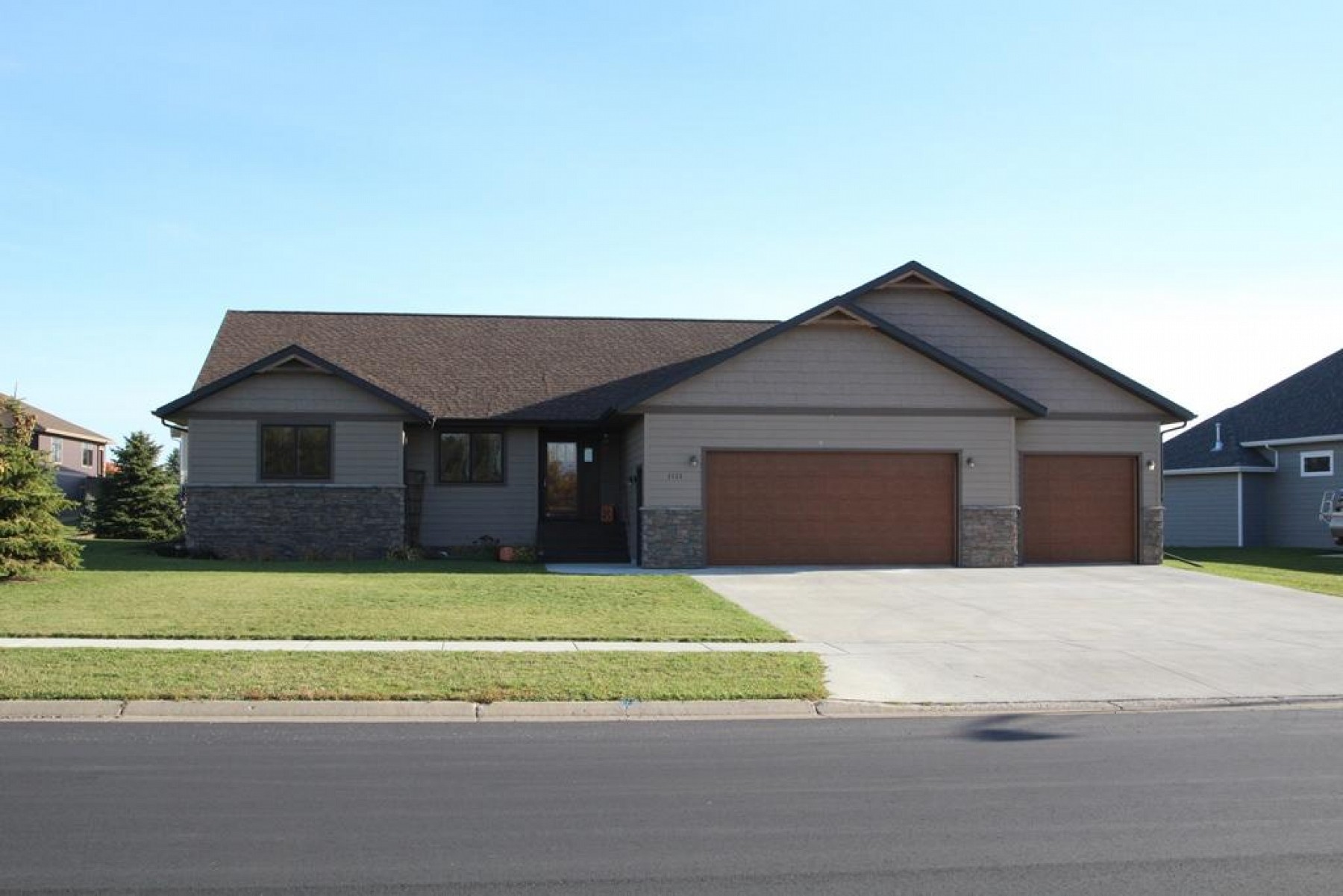 1111 Crystal Ridge Road, Brookings, SD 57006