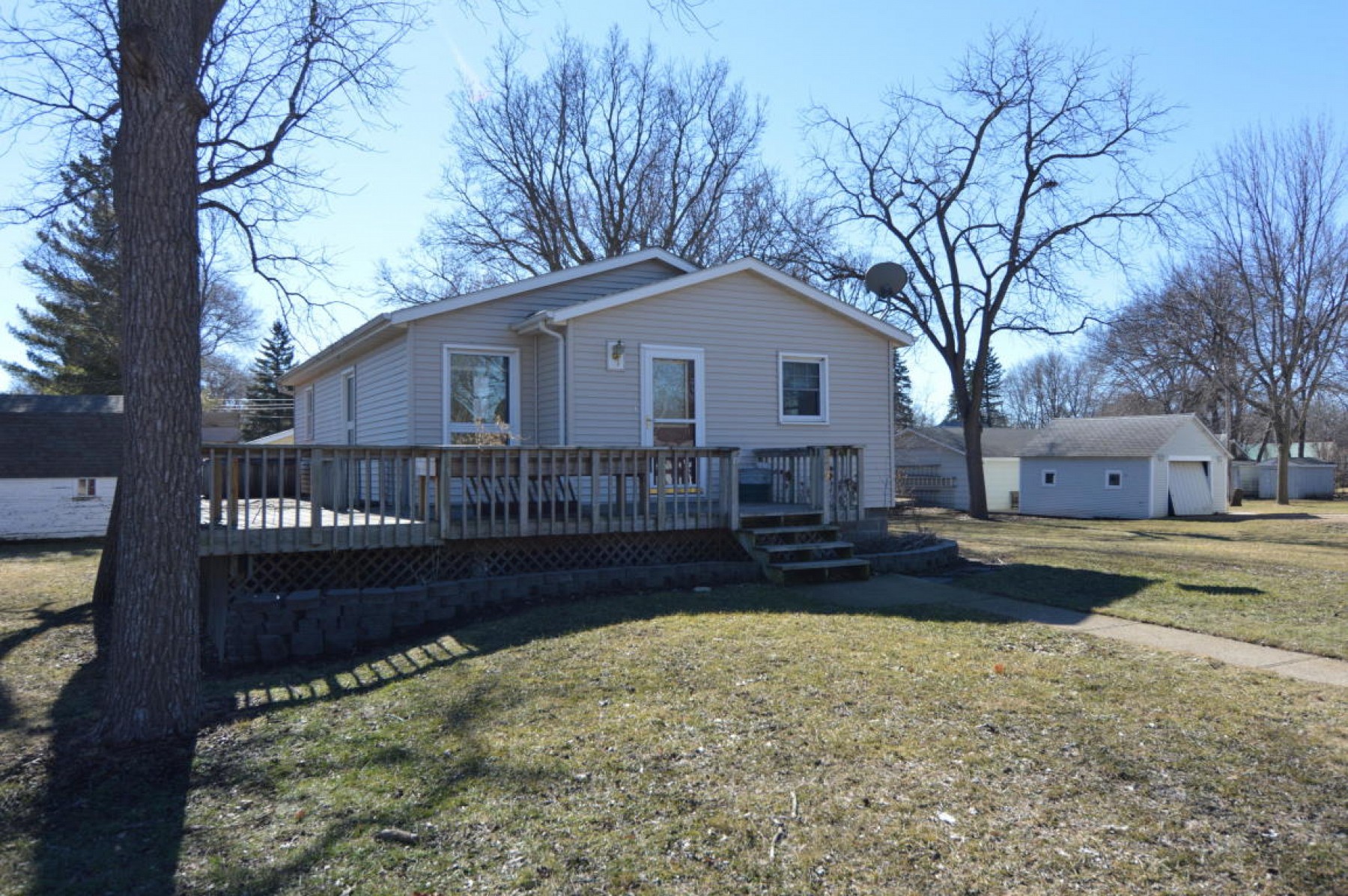 629 3RD Street, Madison, SD 57042