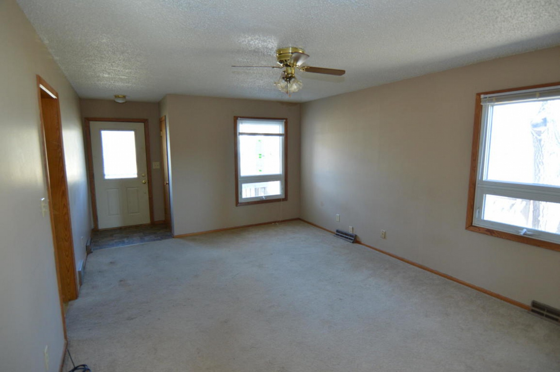 629 3RD Street, Madison, SD 57042