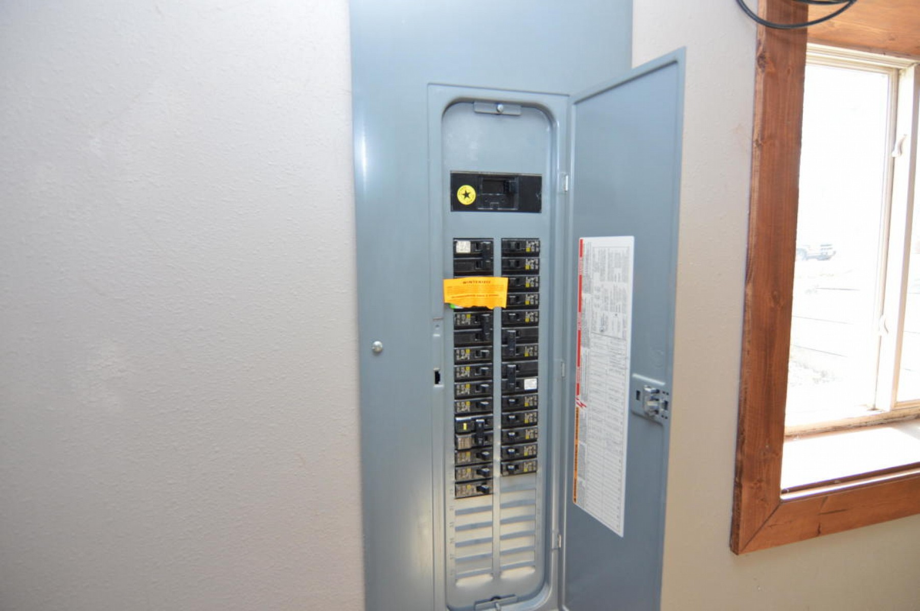 629 3RD Street, Madison, SD 57042