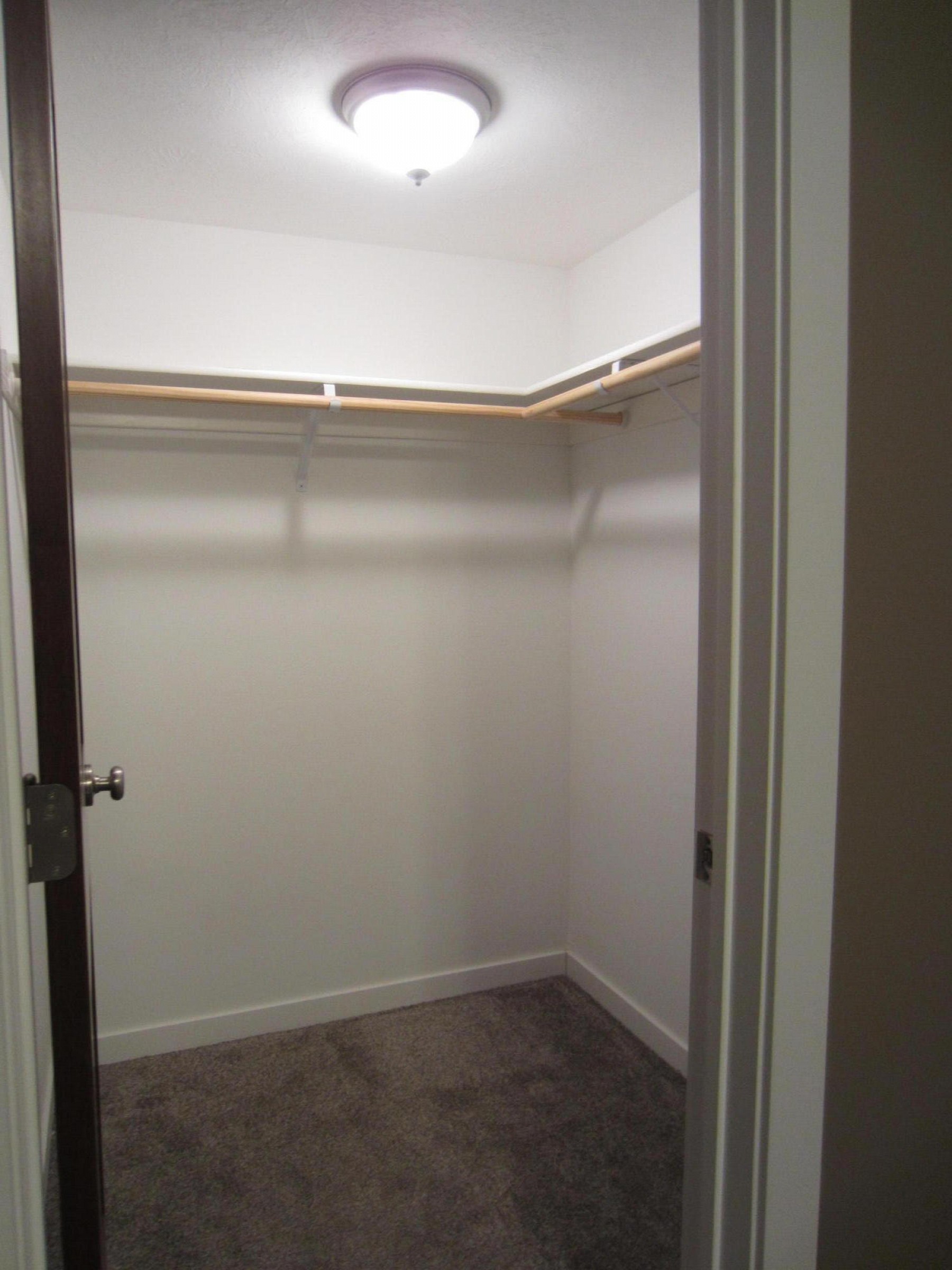 1424 Windermere Way, Brookings, SD 57006