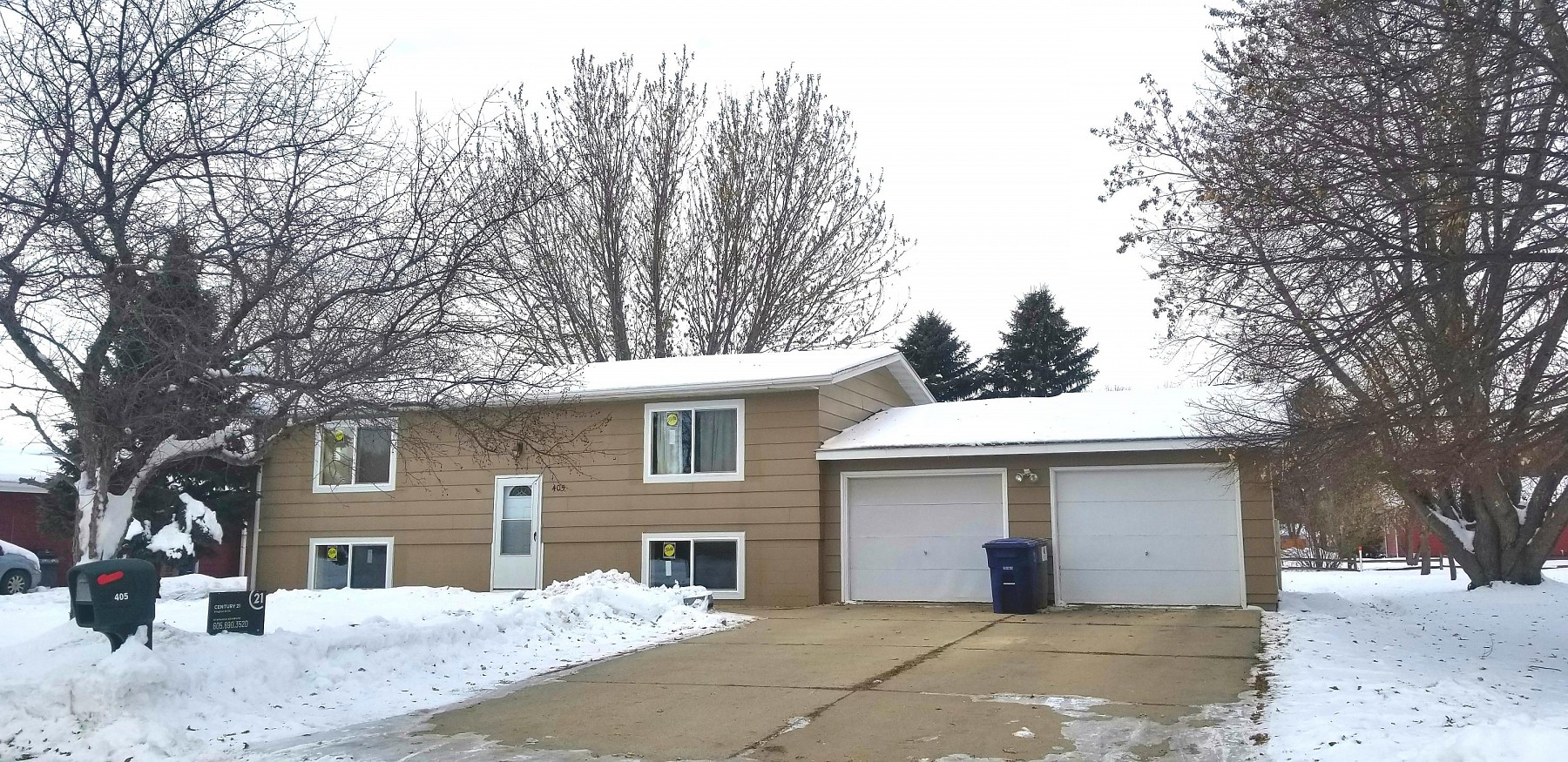 405 Lincoln Lane, Volga, SD 57071