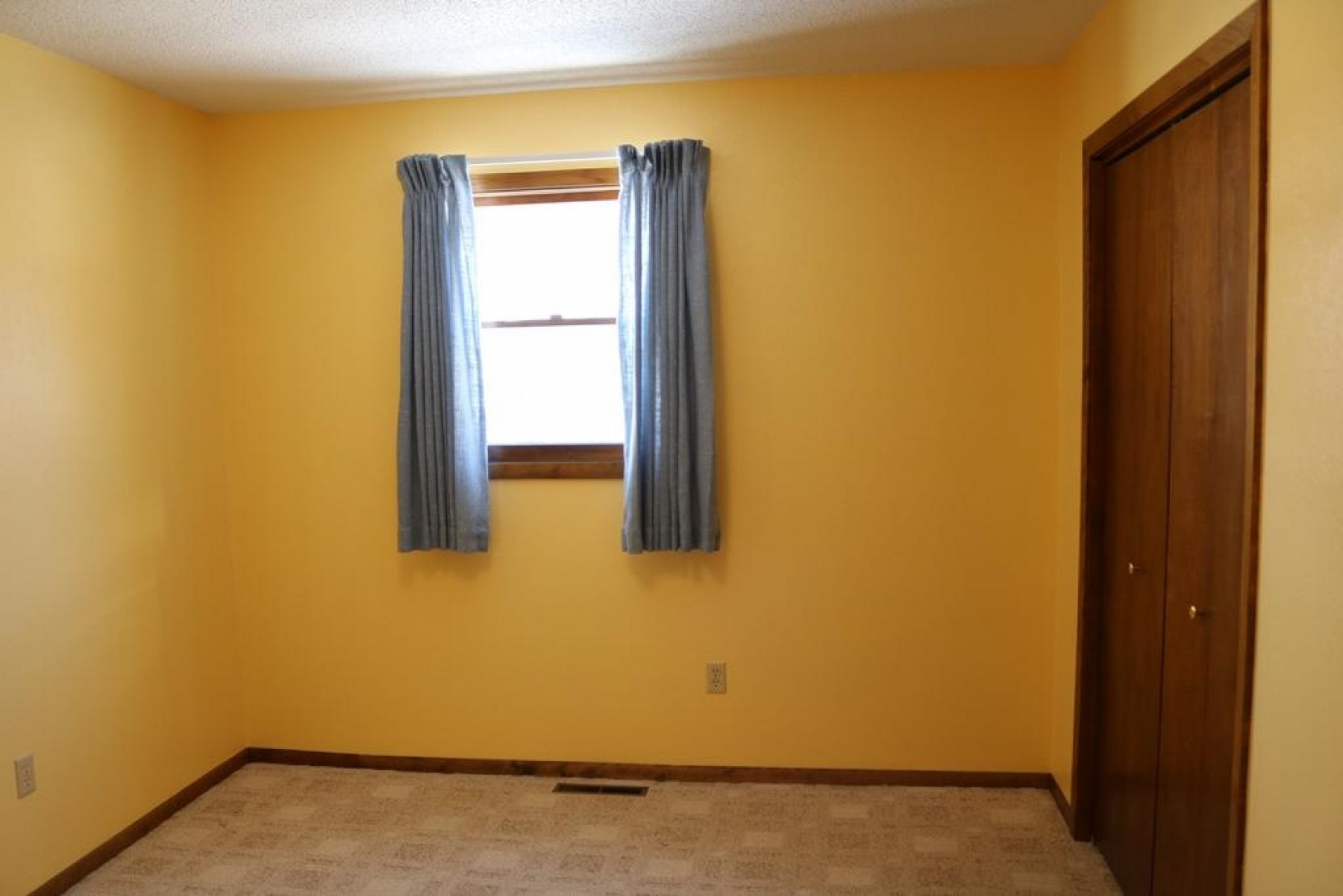 1119 5th Street S, Brookings, SD 57006