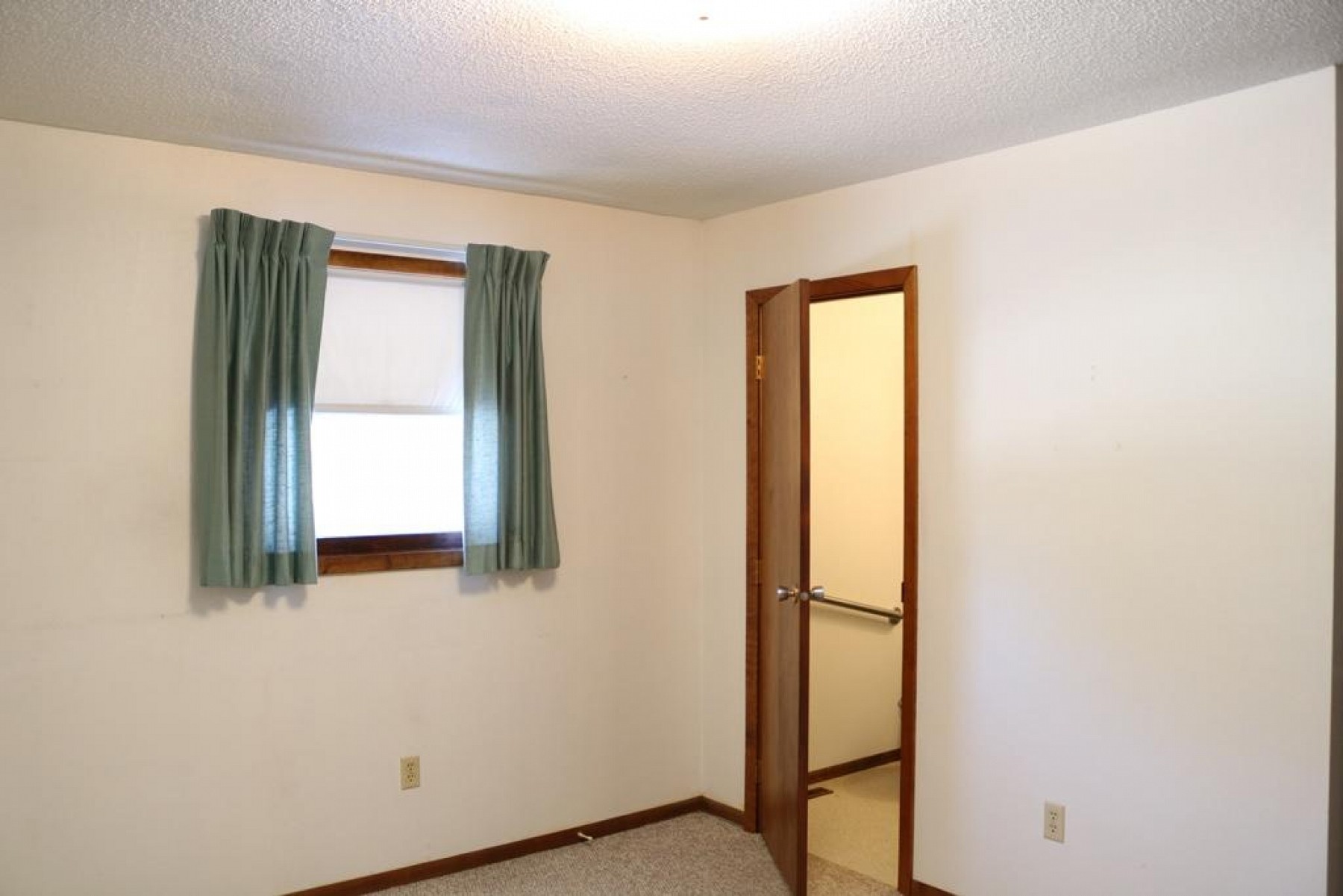 1119 5th Street S, Brookings, SD 57006