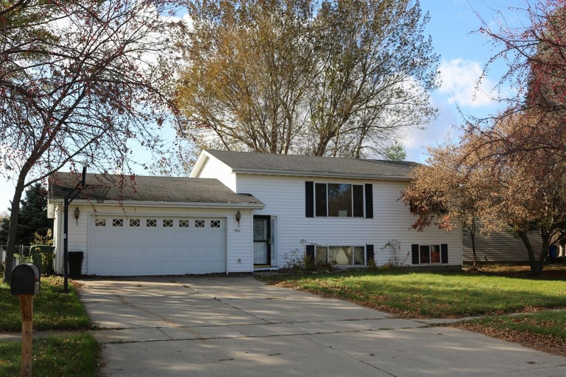 1906 Council Ridge Road, Brookings, SD 57006