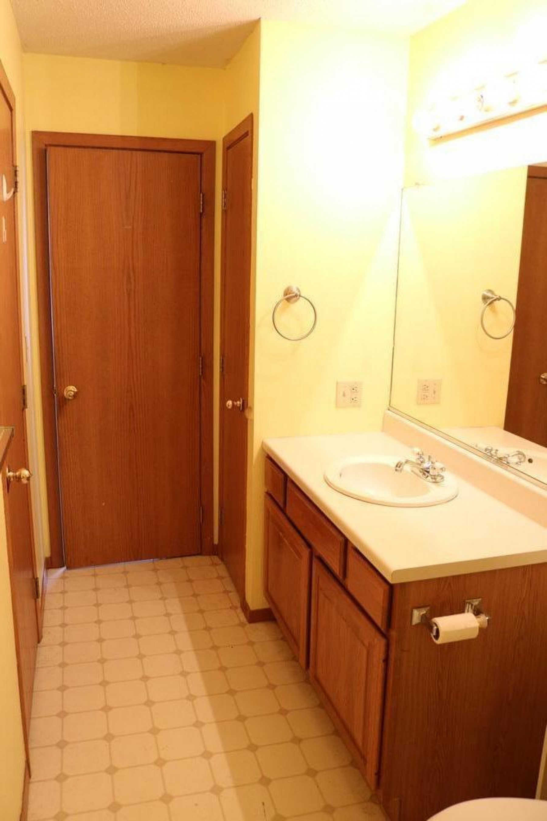 1906 Council Ridge Road, Brookings, SD 57006