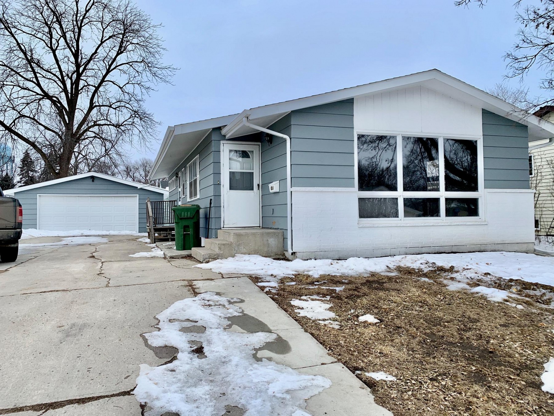 621 Jackrabbit Avenue, Brookings, SD 57006