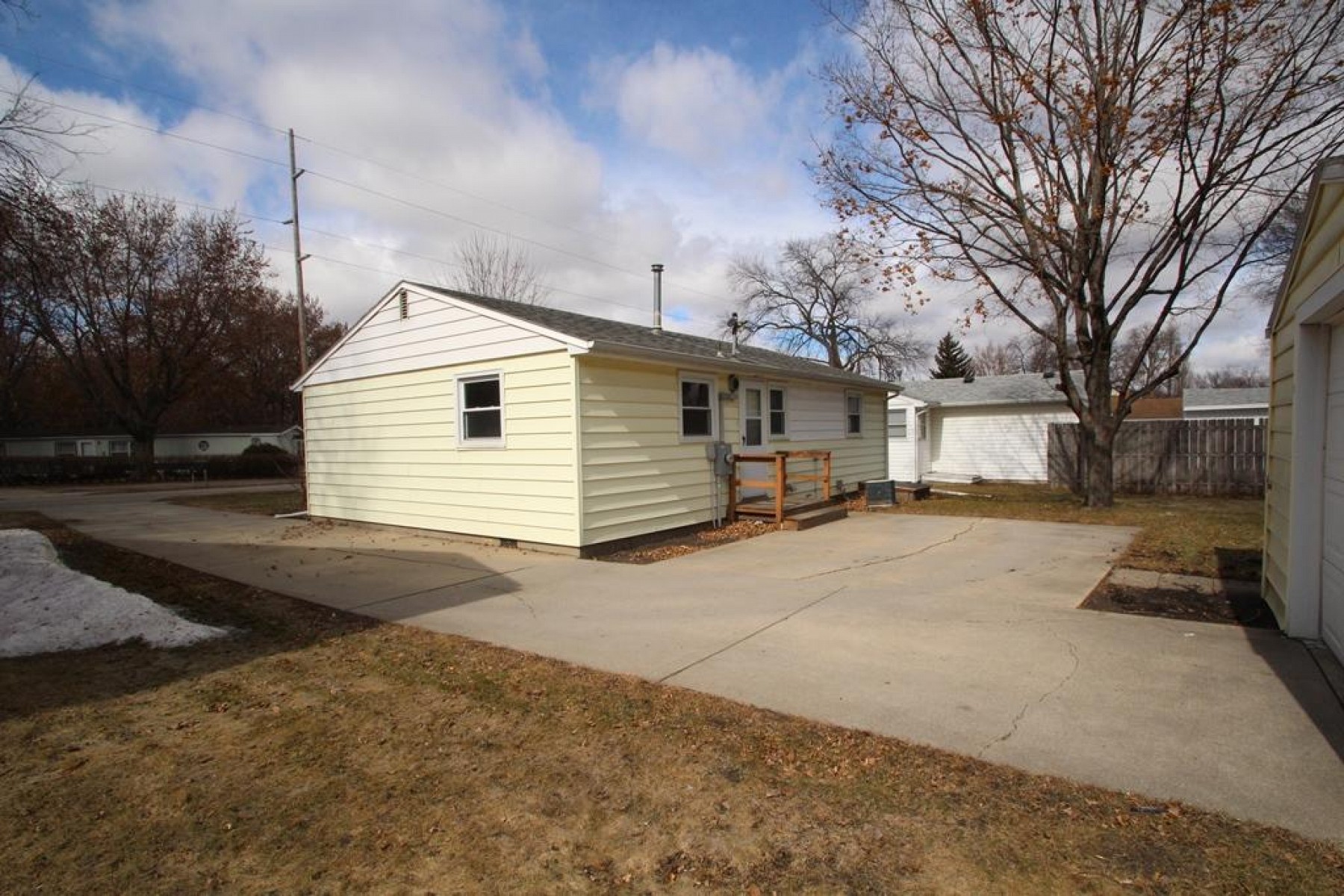 317 Medary Avenue S, Brookings, SD 57006