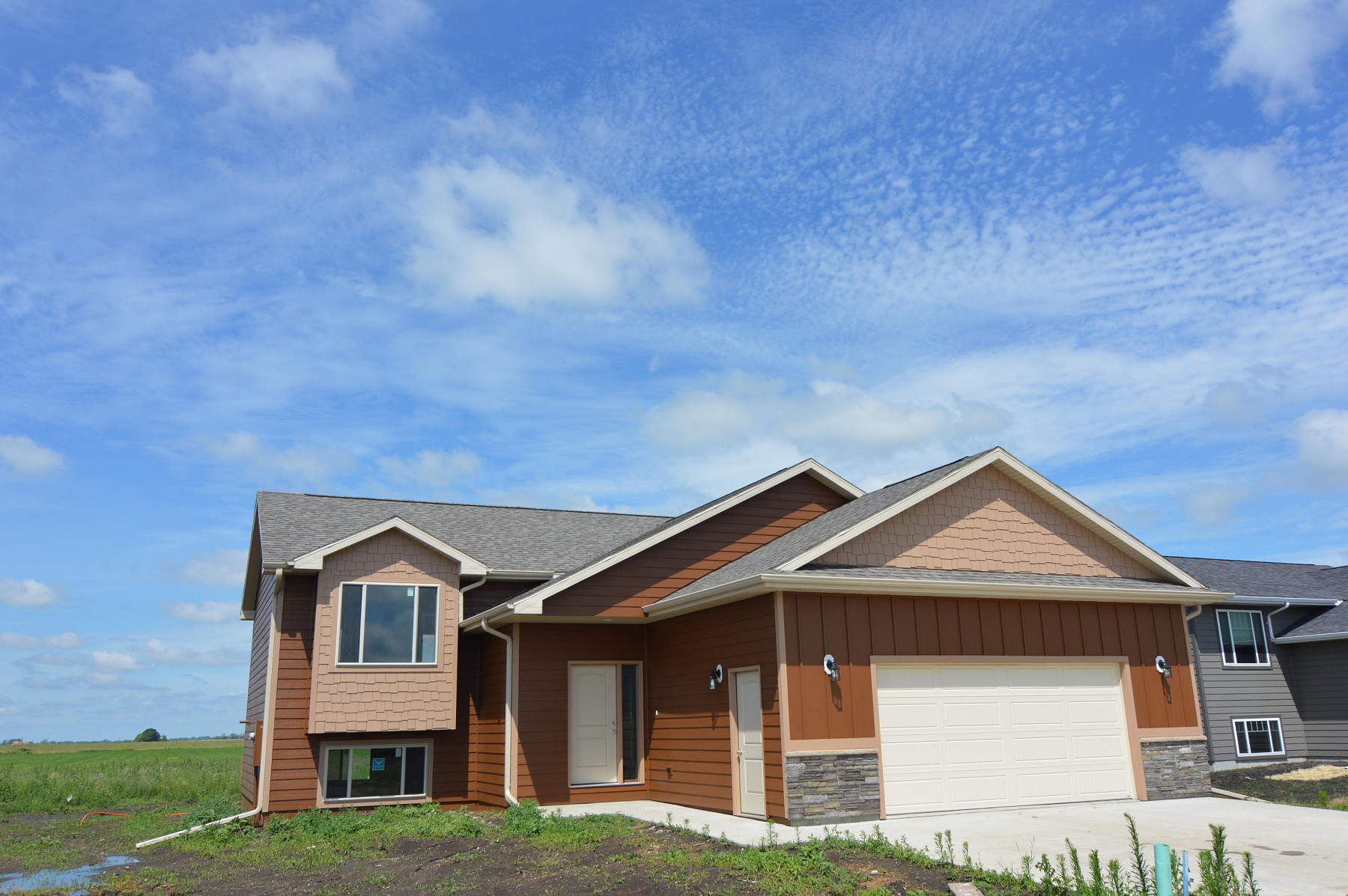 303 Lindsay Drive, Aurora, SD 57002