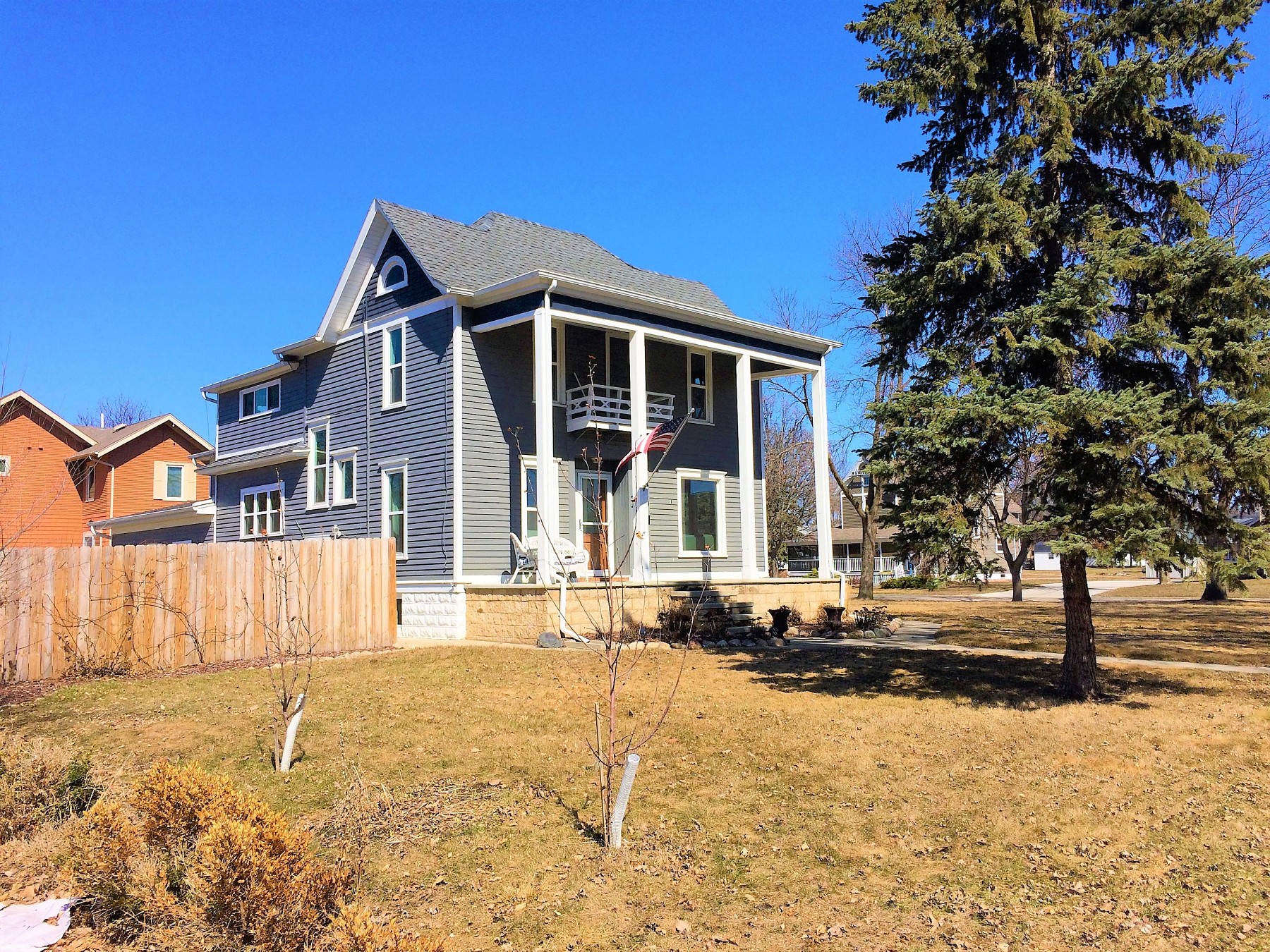 125 7th Street, Brookings, SD 57006