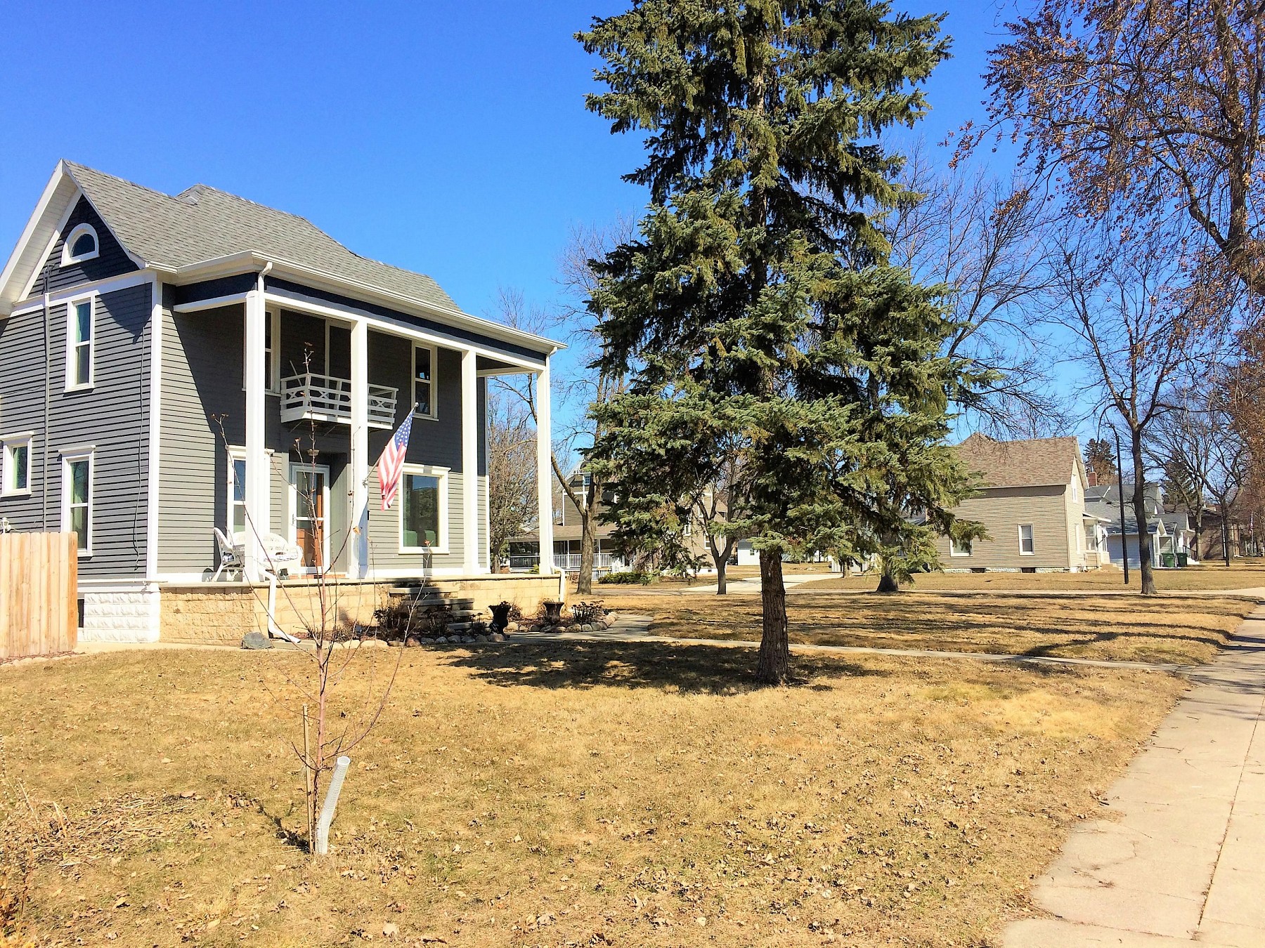 125 7th Street, Brookings, SD 57006