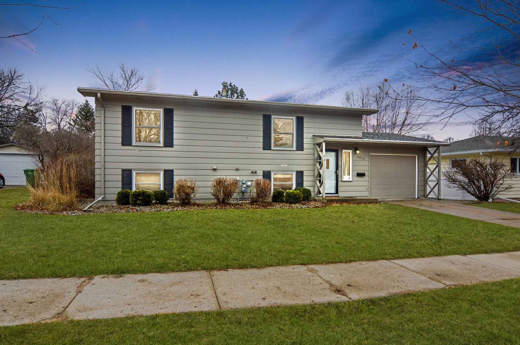 2012 1st Street, Brookings, SD 57006
