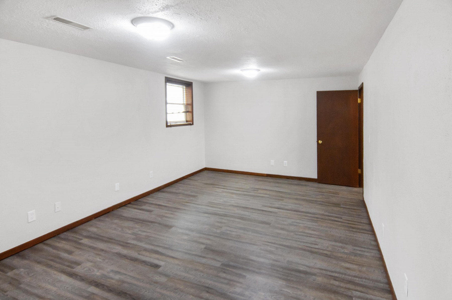 2012 1st Street, Brookings, SD 57006