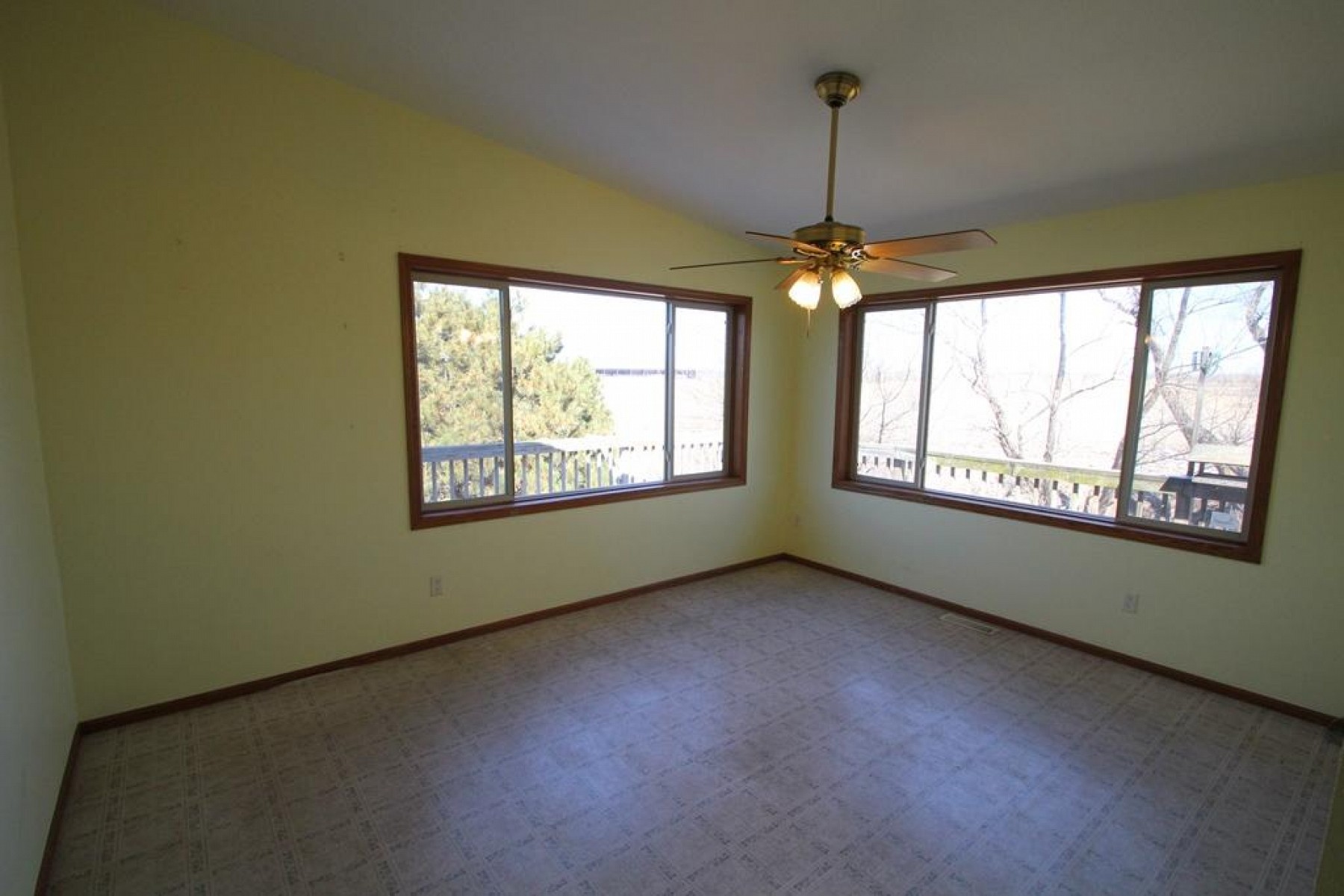 21074 480th Avenue, White, SD 57276