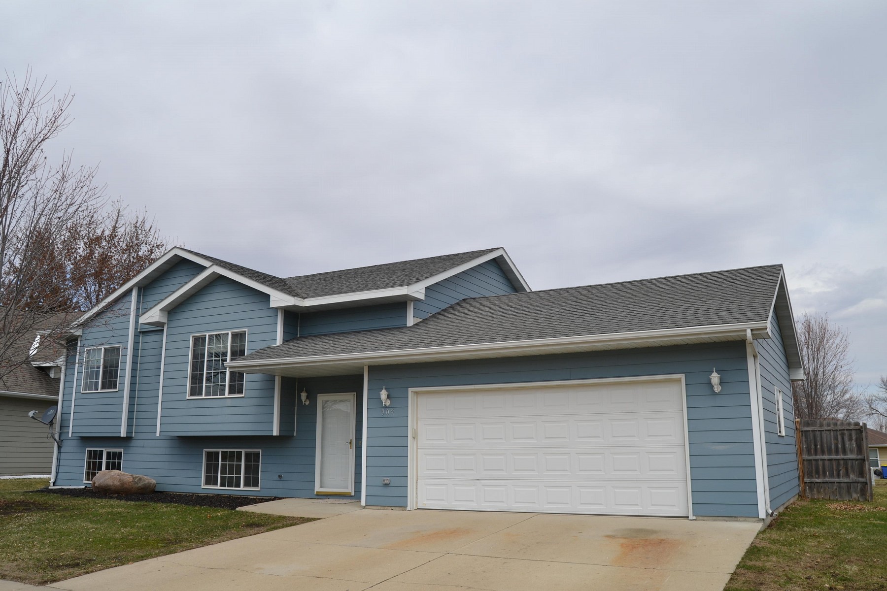 905 Broken Bow Trail, Brookings, SD 57006