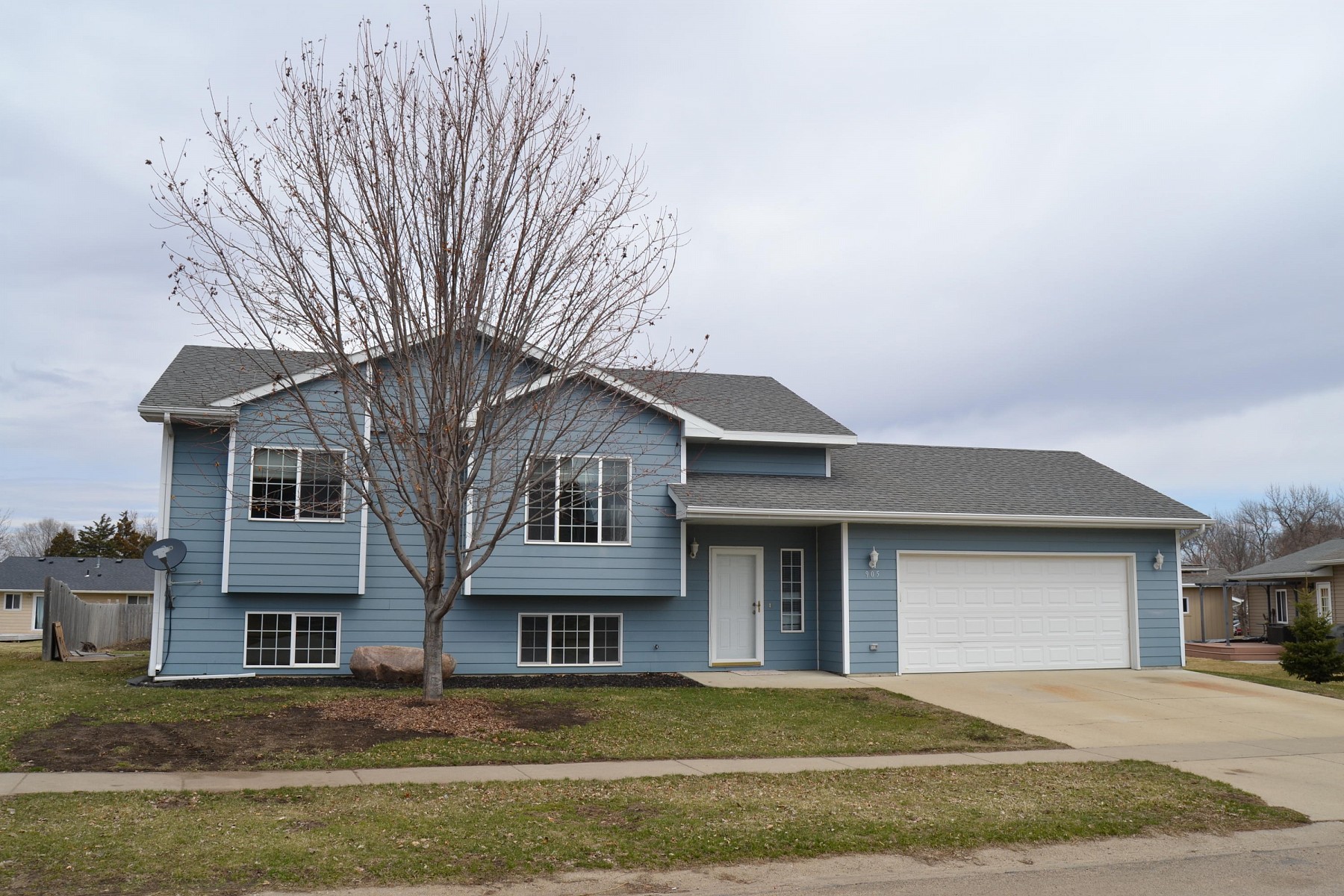 905 Broken Bow Trail, Brookings, SD 57006