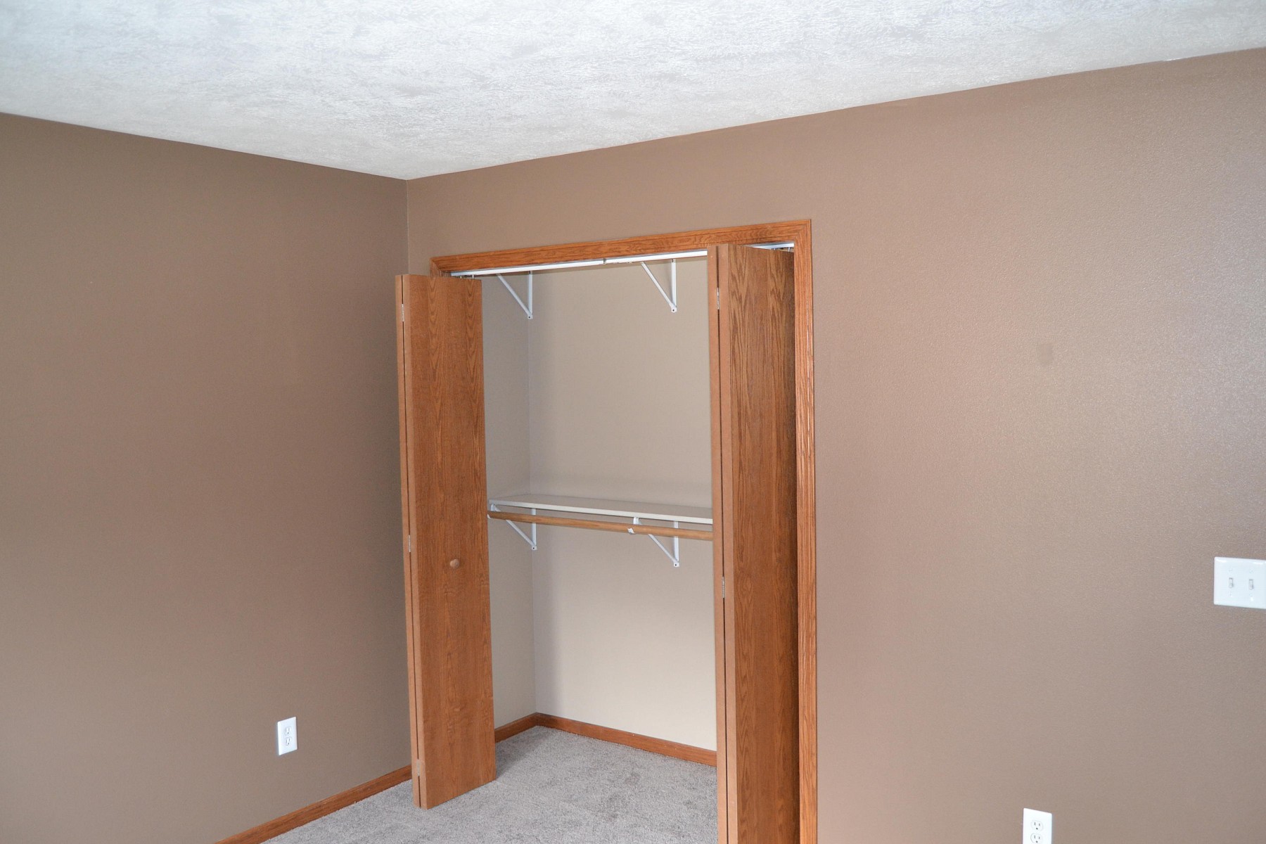 905 Broken Bow Trail, Brookings, SD 57006